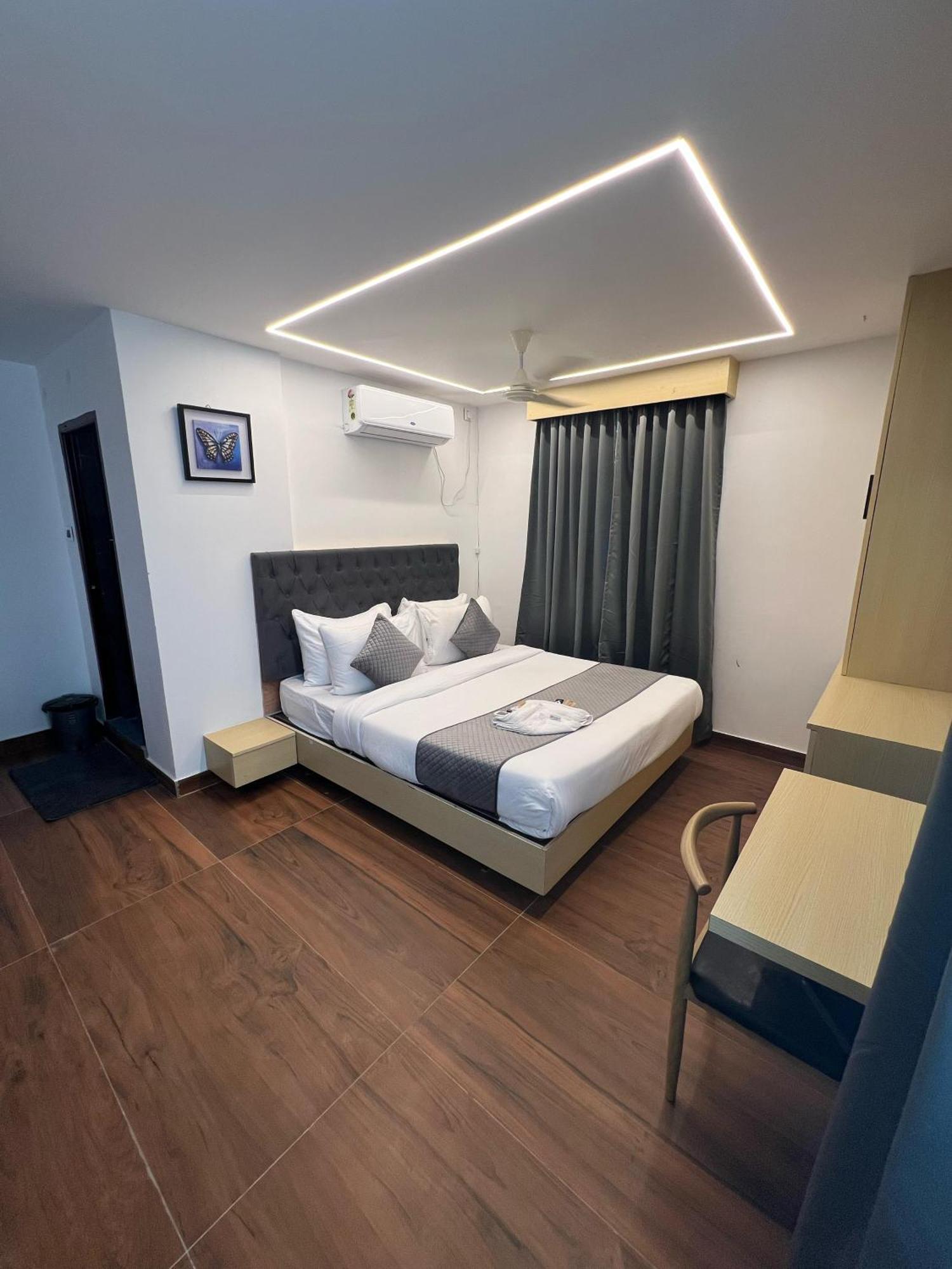 Wild Wings Premium Hotel Χιντεραμπάντ Εξωτερικό φωτογραφία