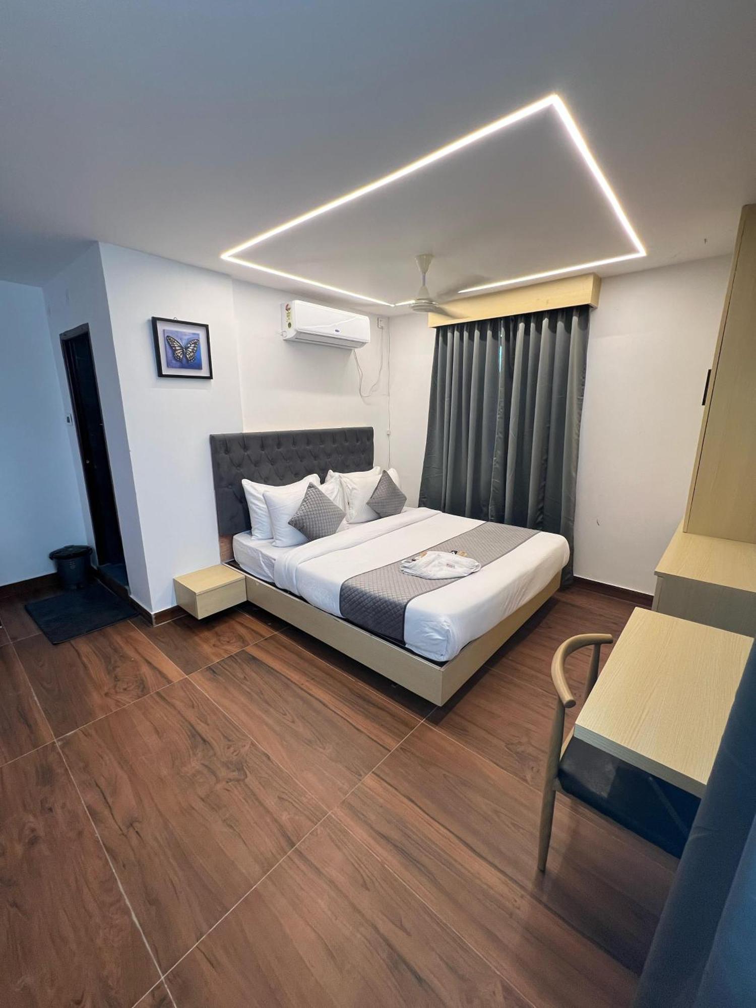 Wild Wings Premium Hotel Χιντεραμπάντ Εξωτερικό φωτογραφία