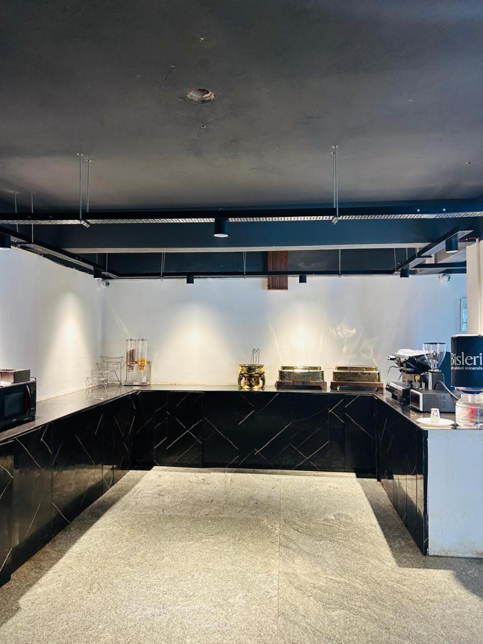 Wild Wings Premium Hotel Χιντεραμπάντ Εξωτερικό φωτογραφία