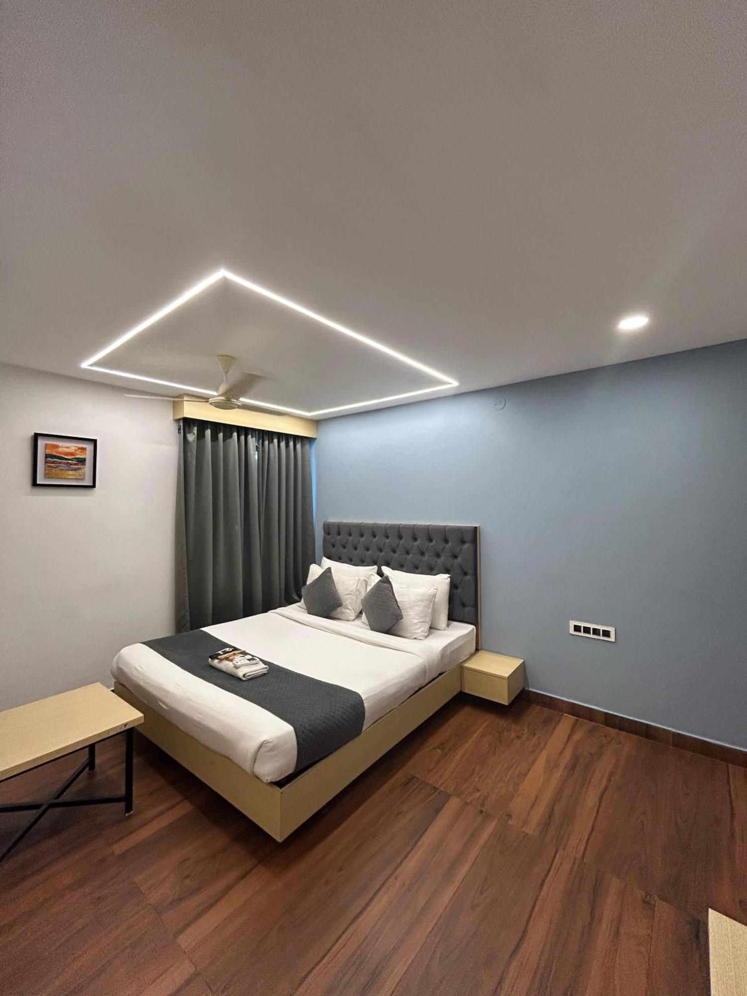 Wild Wings Premium Hotel Χιντεραμπάντ Εξωτερικό φωτογραφία