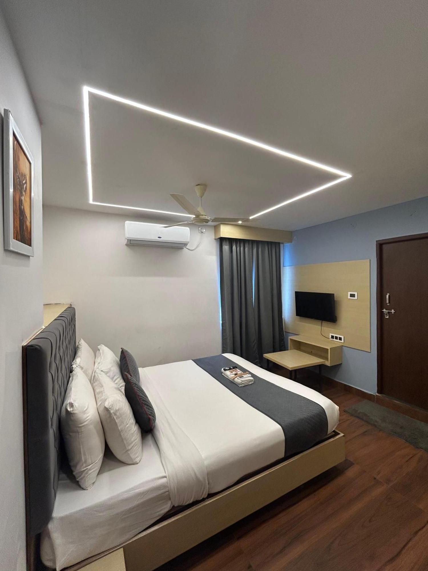 Wild Wings Premium Hotel Χιντεραμπάντ Εξωτερικό φωτογραφία