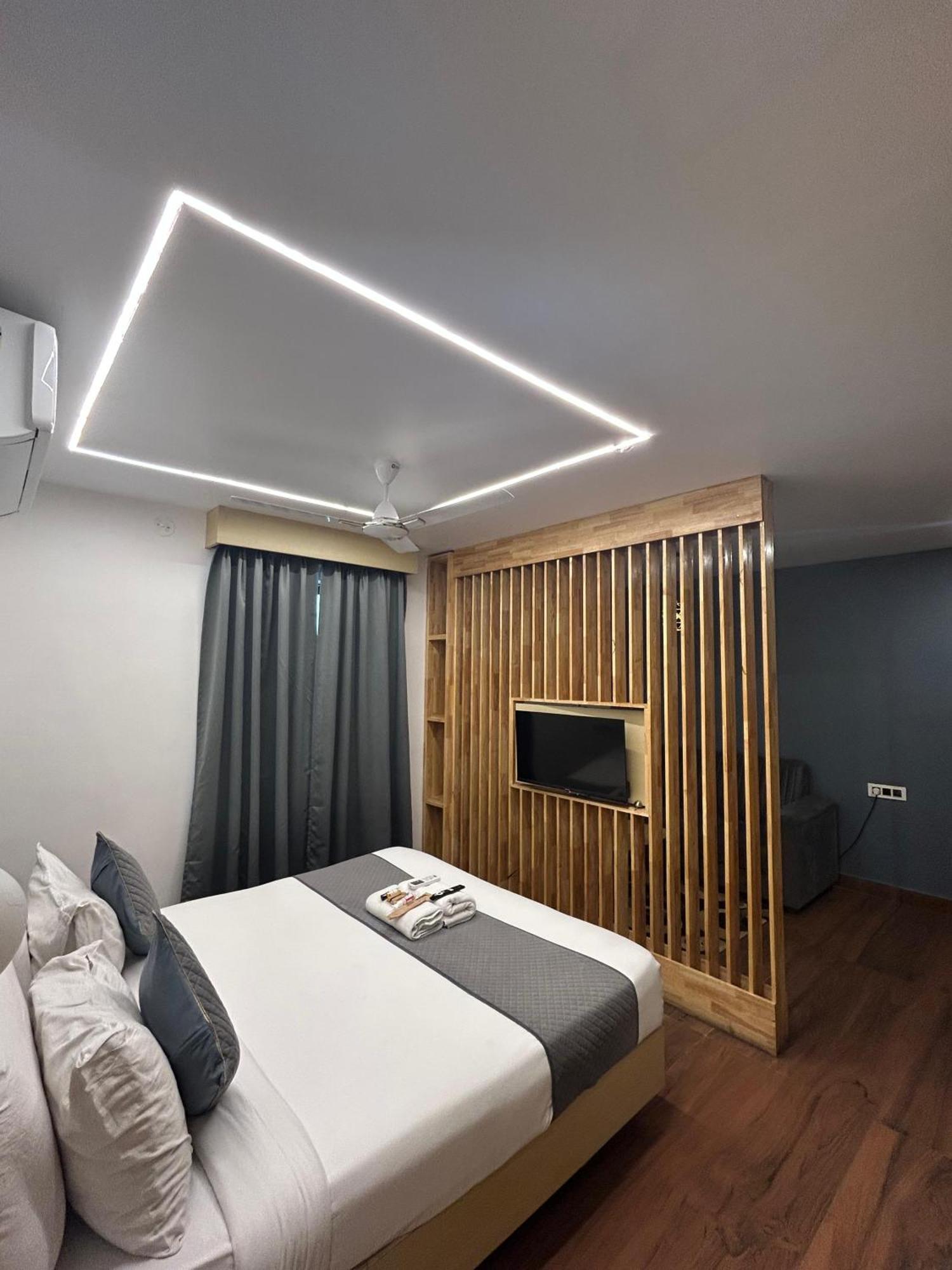 Wild Wings Premium Hotel Χιντεραμπάντ Εξωτερικό φωτογραφία