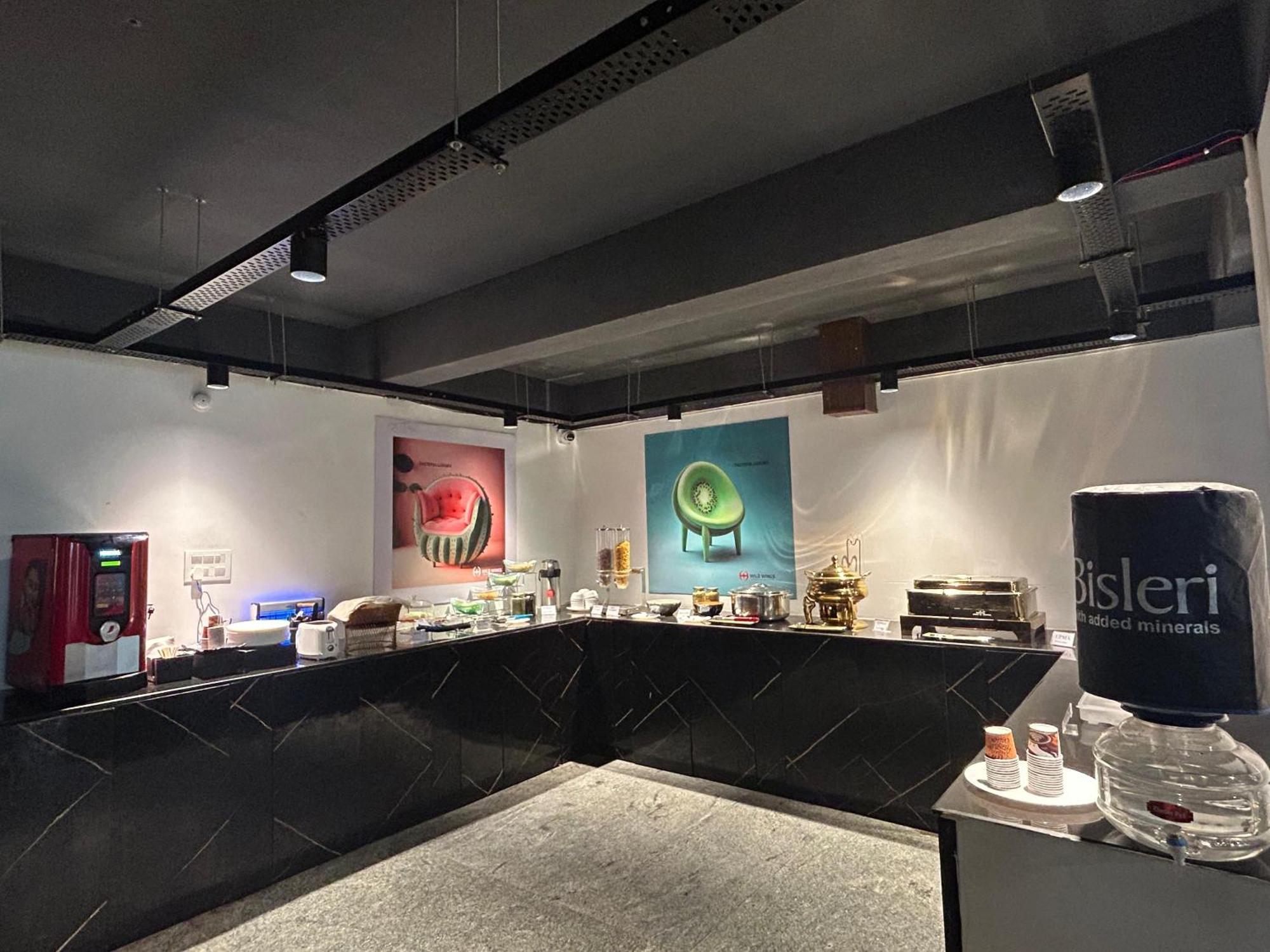 Wild Wings Premium Hotel Χιντεραμπάντ Εξωτερικό φωτογραφία